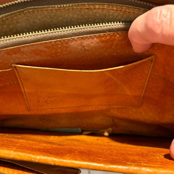 TOOLED Leather Shoulder Multiple Pockets and Inner Utility Pockets Handmade Bag - Picture 15 of 16